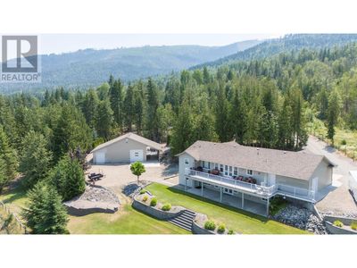 1406 Huckleberry Dr, House other with 3 bedrooms, 3 bathrooms and 16 parking in Sorrento BC | Image 1