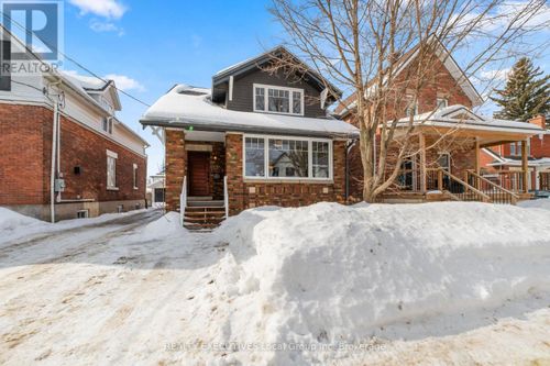 537 Copeland St, North Bay, ON, P1B3C7 | Card Image