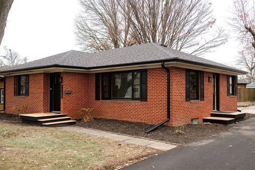 2107 Merklin Way, Des Moines, IA, 50310-1042 | Card Image