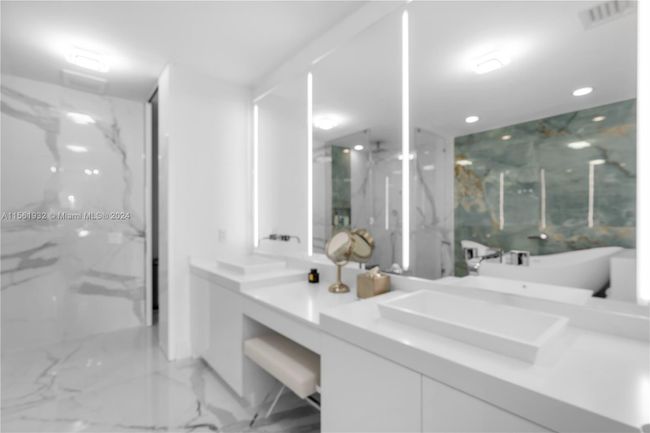 PH-04 - 9703 Collins Ave., Condo with 2 bedrooms, 2 bathrooms and null parking in Bal Harbour FL | Image 30