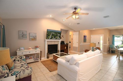 6495 Flagler Dr, Gulf Breeze, FL, 32563-9746 | Card Image