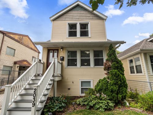2039 Brown Ave, Evanston, IL, 60201-3343 | Card Image