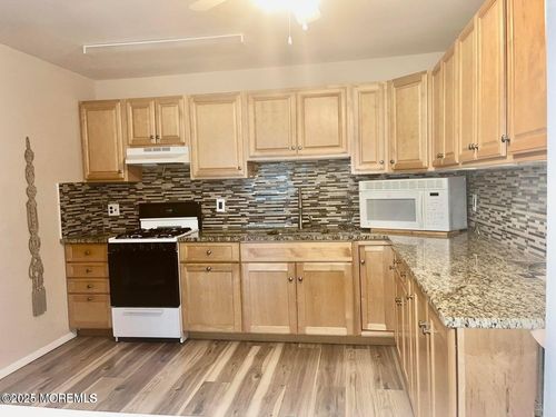 d-2 Blue Jay St, Manchester, NJ, 08759 | Card Image