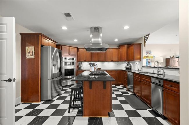 3330 Overland Dr, Condo with 2 bedrooms, 3 bathrooms and 2 parking in Roswell GA | Image 25