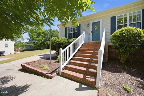 902 Hollins Ct, Knightdale, NC, 27545-8635 | Card Image