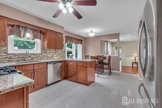 51 Sturbridge Dr, House other with 5 bedrooms, 4 bathrooms and null parking in Piscataway NJ | Image 24