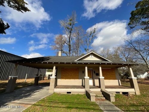 208 W Calhoun St, Whiteville, NC, 28472-3228 | Card Image