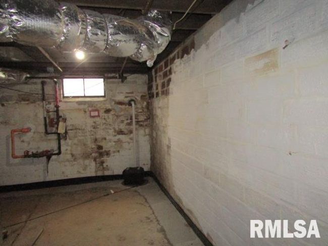 602 4 Th St, House other with 6 bedrooms, 2 bathrooms and null parking in Rosiclare IL | Image 35