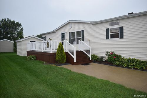 5485 Oakmont Dr, Howell, MI, 48843-7393 | Card Image