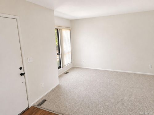 20909 Sherman Ave, Southfield, MI, 48033-6663 | Card Image