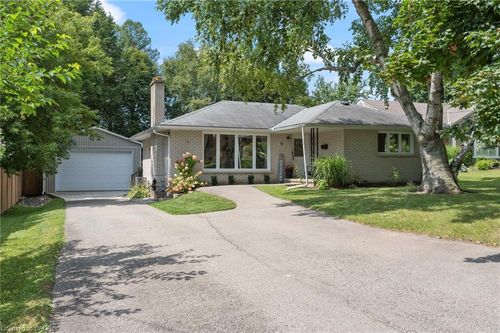 16 Gibson Dr, Simcoe, ON, N3Y3L2 | Card Image