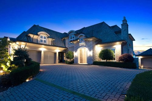 15957 39a Ave, Surrey, BC, V3Z0Y3 | Card Image