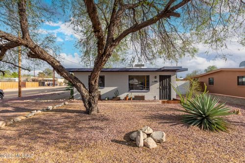 5656 E Mabel St, Tucson, AZ, 85712-5011 | Card Image