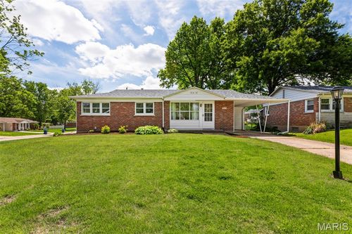 4800 Cayuga Dr, Saint Louis, MO, 63123-5706 | Card Image