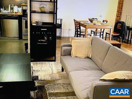 511 1st St N, CHARLOTTESVILLE, VA, 22902-4656 | Card Image