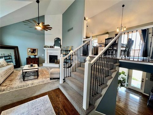 2313 Sw Post Oak Ct, Lee's Summit, MO, 64082-1430 | Card Image