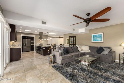 10818 W Santa Fe Dr, Sun City, AZ, 85351-2610 | Card Image