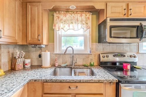 73 Catalpa Ter, Springfield, MA, 01119-2401 | Card Image