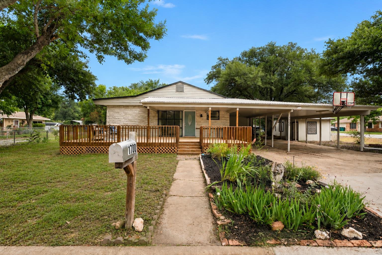 Residential Lease in Taylor 2