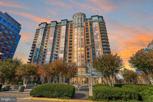 apt-714-8220 Crestwood Heights Dr, MCLEAN, VA, 22102-3132 | Card Image