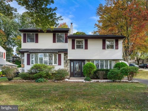 803 Fay Dr, Feasterville Trevose, PA, 19053-6102 | Card Image