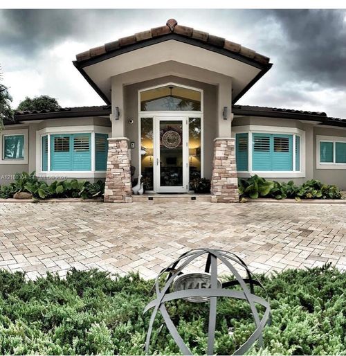 14456 Kendale Lakes Blvd, Miami, FL, 33183-3925 | Card Image