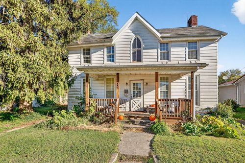 374 E Franklin St, Circleville, OH, 43113-1833 | Card Image