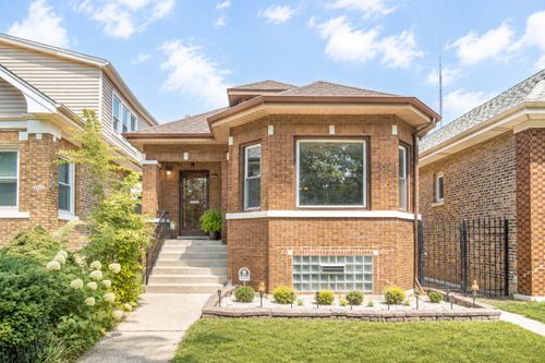 5024 W Nelson Street, Chicago, IL, 60641 | Card Image
