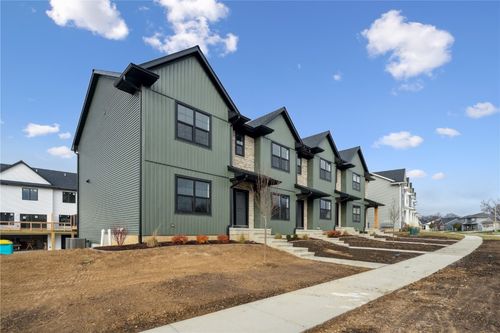 4713 Preston Ln, Iowa City, IA, 52246-2878 | Card Image