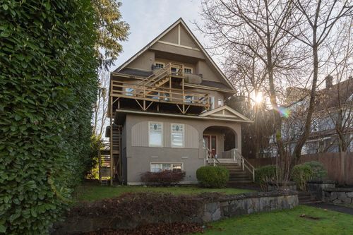 236 W 12th Ave, Vancouver, BC, V5Y1T8 | Card Image