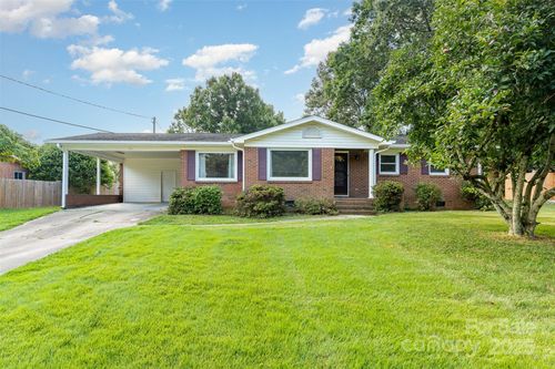 210 Brook St, Kannapolis, NC, 28083-6004 | Card Image