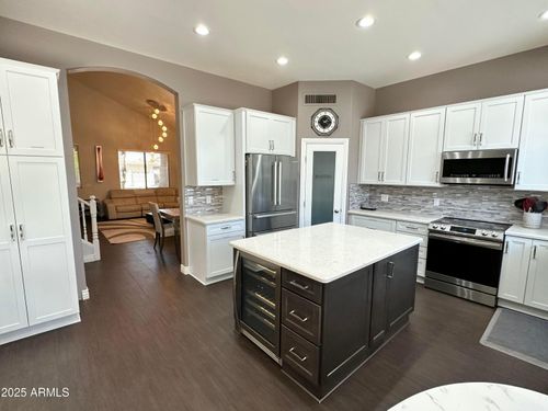 4831 E Robin Ln, Phoenix, AZ, 85054-6166 | Card Image