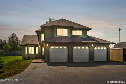 4200 E Grumman Cir, Wasilla, AK, 99654-4363 | Card Image