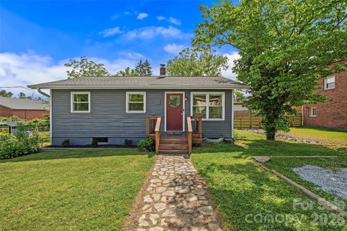 708 Prince Dr, Hendersonville, NC, 28791-3711 | Card Image