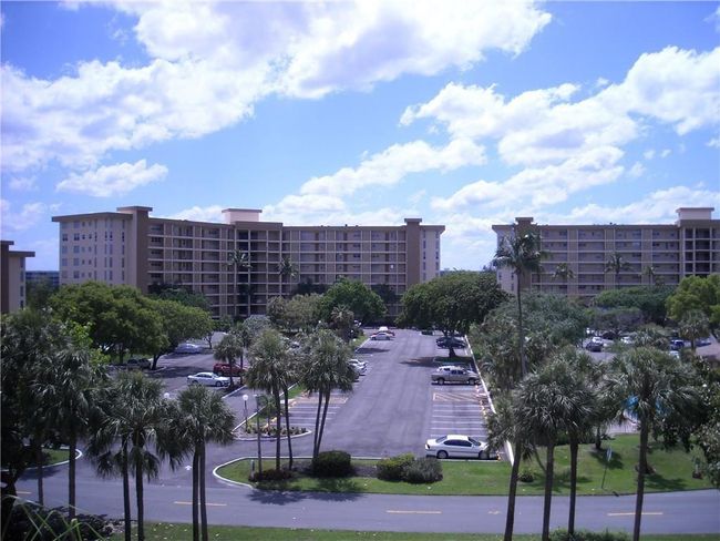 APT-503 - 2650 S Course Dr, Condo with 2 bedrooms, 2 bathrooms and null parking in Pompano Beach FL | Image 4