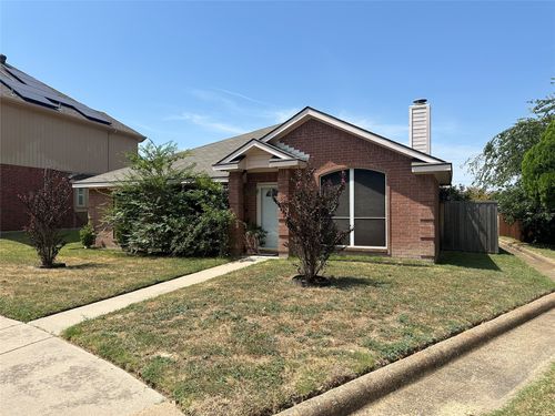 1811 Stewart St, Cedar Hill, TX, 75104-4939 | Card Image