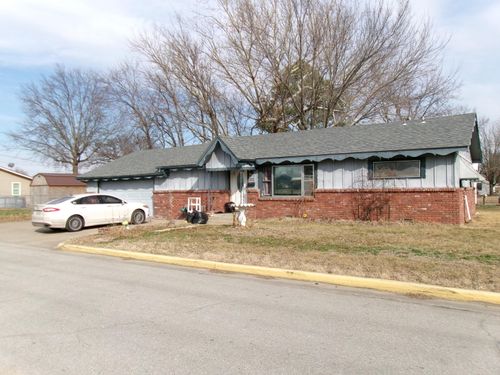 1302 E St Nw, Miami, OK, 74354-3126 | Card Image