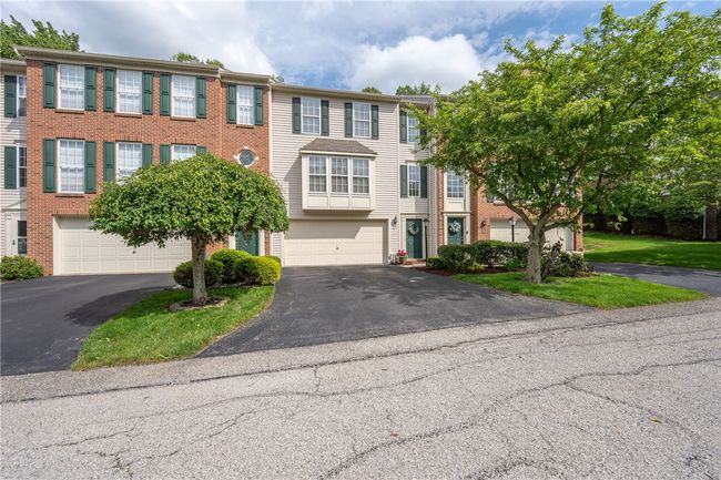 113 Unity Sq, Townhouse with 3 bedrooms, 3 bathrooms and 2 parking in Unity Twp PA | Image 4