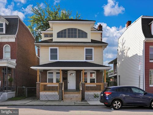 960 E Philadelphia St, YORK, PA, 17403-1121 | Card Image