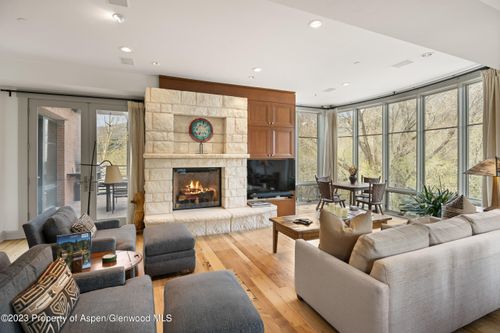 302-101 N Spring St, Aspen, CO, 81611-1518 | Card Image