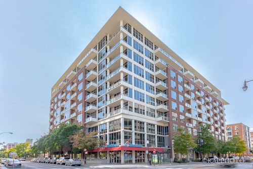 614-901 W Madison St, Chicago, IL, 60607-3372 | Card Image