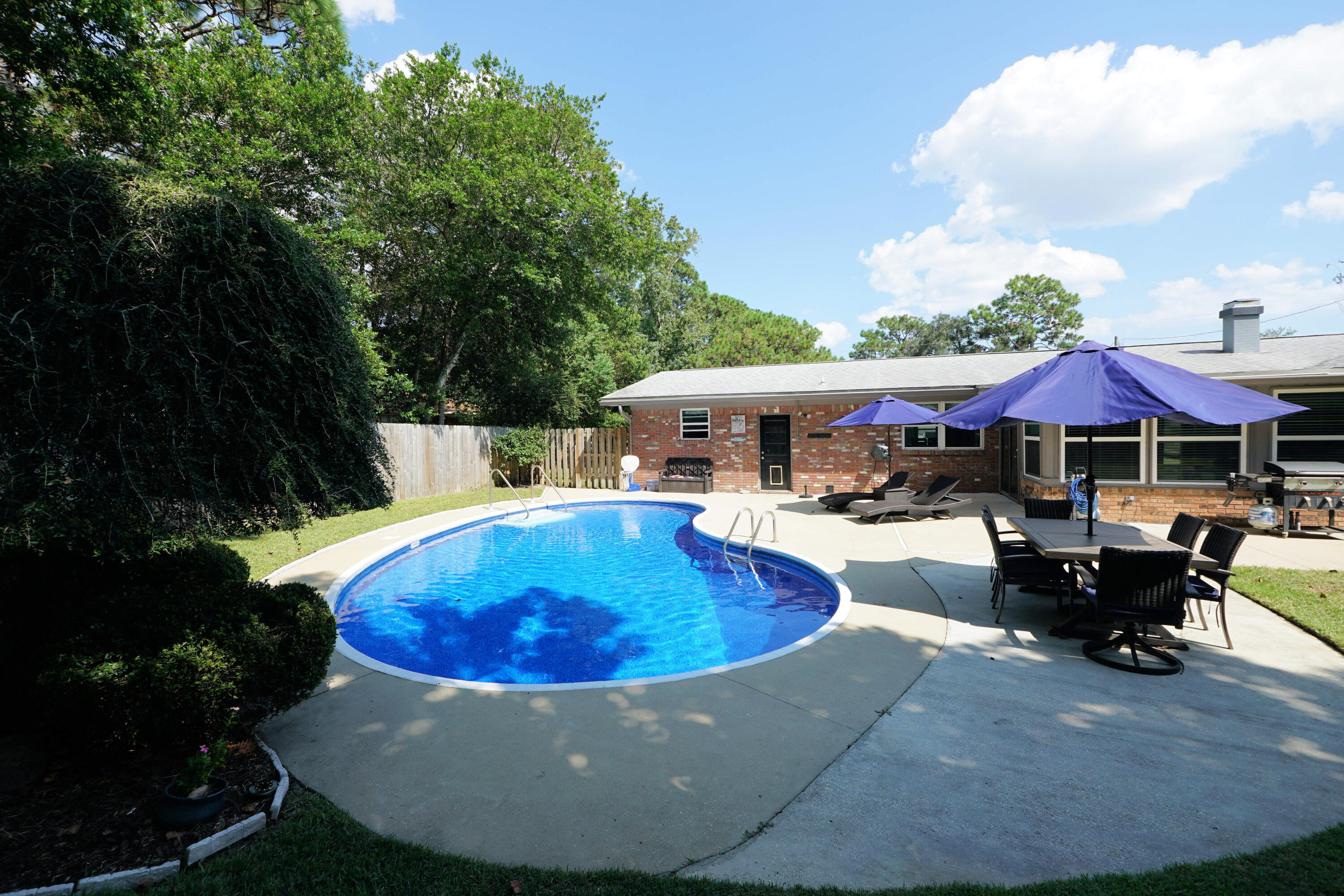 James Dr, Shalimar, FL 32579