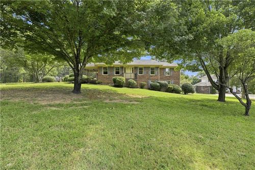 208 Woodland Cir, Calhoun, GA, 30701-2510 | Card Image