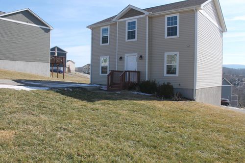 122 Prairie View Ln, Pembroke, VA, 24136-3652 | Card Image