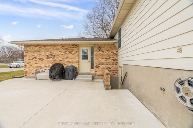 60 James St N, House other with 3 bedrooms, 2 bathrooms and 2 parking in Forest ON | Image 36