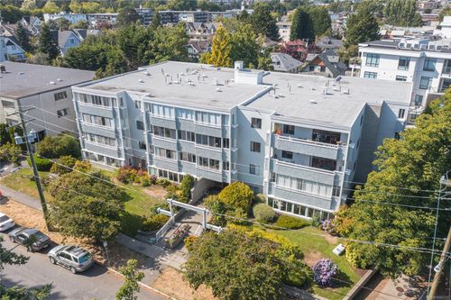 101-1050 Park Blvd, Victoria, BC, V8V2T4 | Card Image