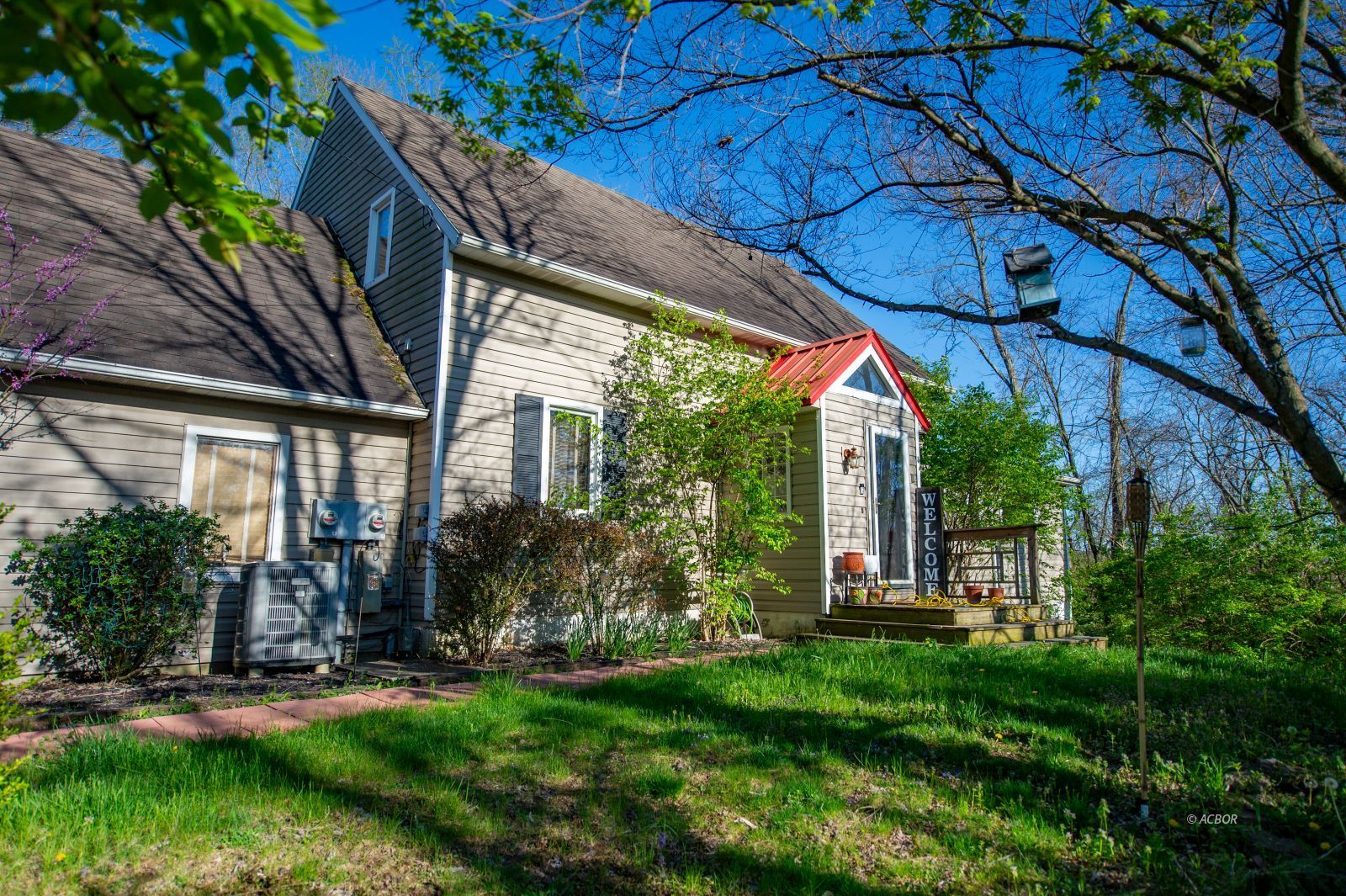 Peach Ridge Rd, Athens, OH 45701