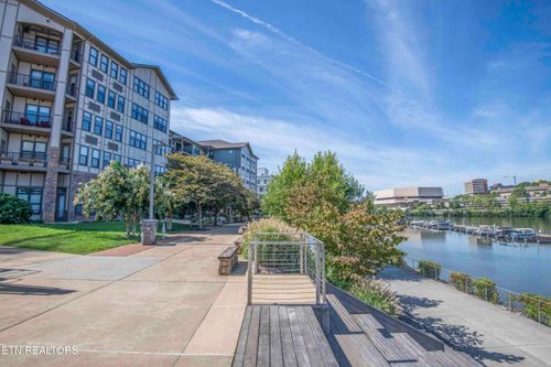 321-445 W Blount Ave, Knoxville, TN, 37920-1106 | Card Image