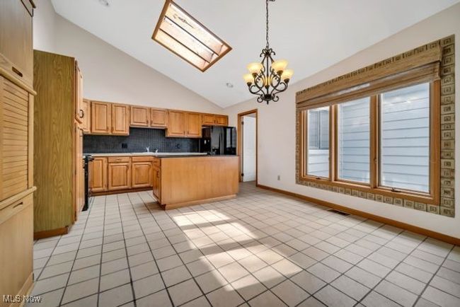 Lots of light inclluding windows looking out to private courtyard | Image 16