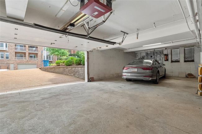 APT-3C - 505 N And South Rd, Condo with 3 bedrooms, 3 bathrooms and 2 parking in University City MO | Image 33